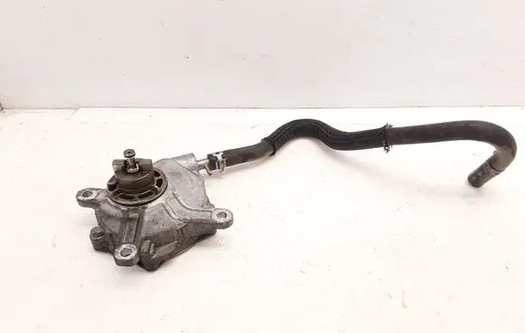 Toyota RAV 4 (XA40) Vacuum pump