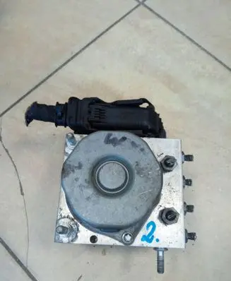 Mercedes-Benz A W176 ABS Pump 0084317512