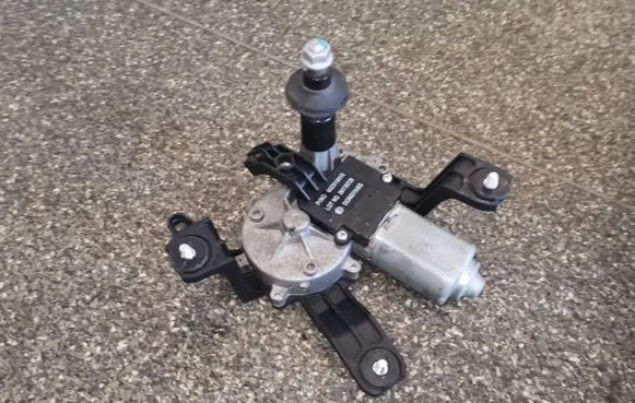 Chevrolet Orlando Rear window wiper motor 95483121