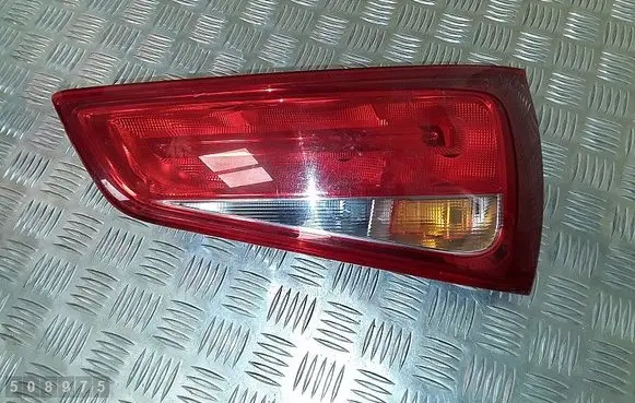 Tailgate rear/tail lights
