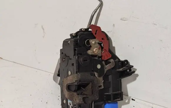 Audi A8 S8 D3 4E Rear door lock 4E0839015