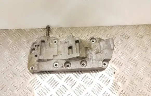 BMW 1 F20 F21 Generator/alternator bracket 8506863 174786 11168506863