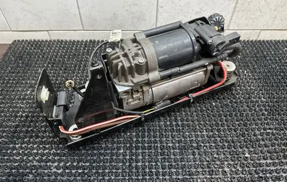 Rolls-Royce Wraith Air suspension compressor 6850319
