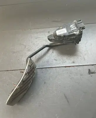 Volvo S40, V40 Accelerator throttle pedal 6PV00830100 30865642 M865642