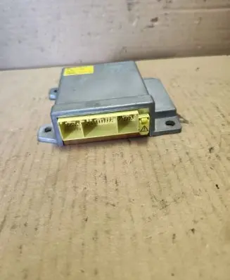 Mazda Premacy Airbag control unit/module C1Y657K30 4A27B 3900640