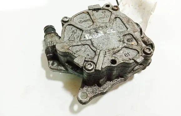 Volkswagen PASSAT B5.5 Vacuum pump 03L145100