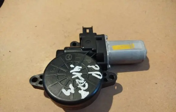 Mazda 3 II Front door window regulator with motor 3BL