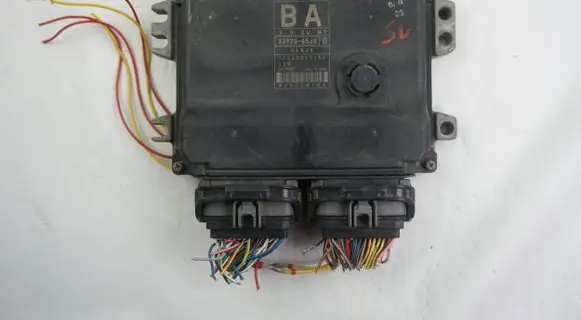 Suzuki Grand Vitara II Engine control unit/module 3392065J0 1123001151