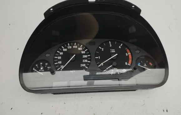 BMW 5 E39 Speedometer (instrument cluster) 87001329