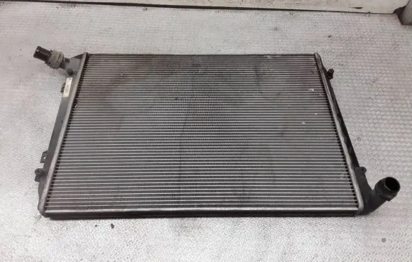 Volkswagen PASSAT B6 Coolant radiator 3C0121253R