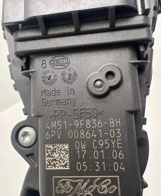 Volvo V50 Accelerator throttle pedal 4M51-9F836-BH