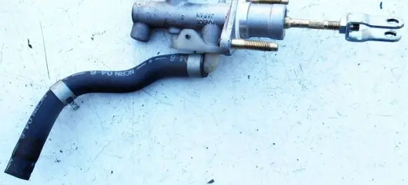 Nissan Primera Clutch slave cylinder 