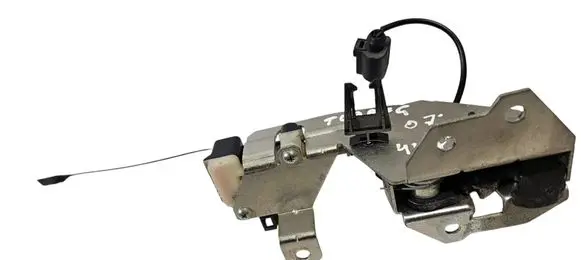 Volkswagen Touareg I Tailgate lock latch 7L0827506E