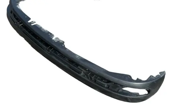 Front bumper lip