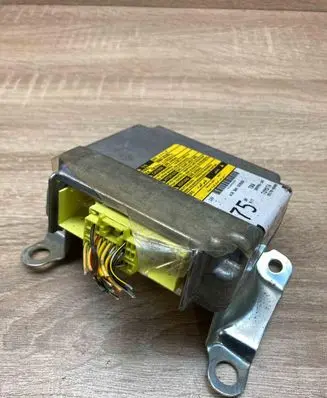 Toyota Yaris Airbag control unit/module 891700D080 209996102 WITHPLUG