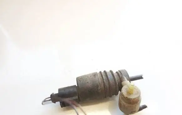 Volkswagen Golf IV Windscreen/windshield washer pump 1J0973722
