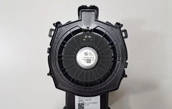 BMW X4 G02 Subwoofer speaker 6811918