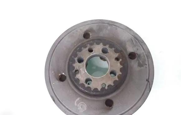 Volkswagen Golf IV Crankshaft pulley 038105243K