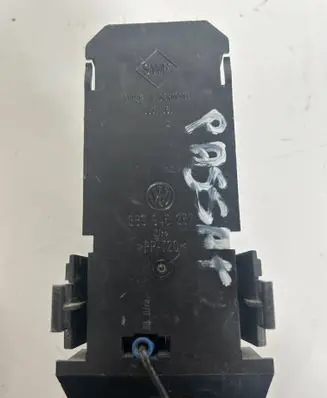 Volkswagen PASSAT B5 Tail light bulb cover holder 3b9945257