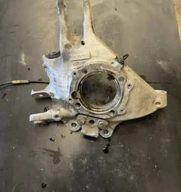 BMW M4 F82 F83 Rear wheel hub 33302284796 2284796 2284882