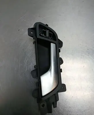 Audi A4 S4 B7 8E 8H Front door interior handle 8K0837019
