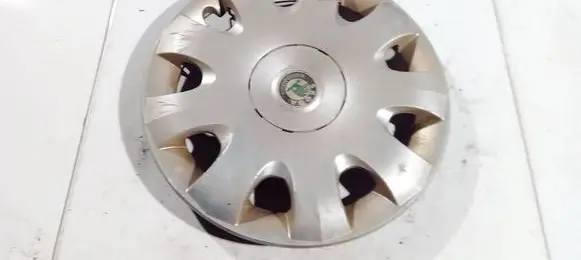 Skoda Octavia Mk1 (1U) R15 wheel hub/cap/trim 1z0601147a