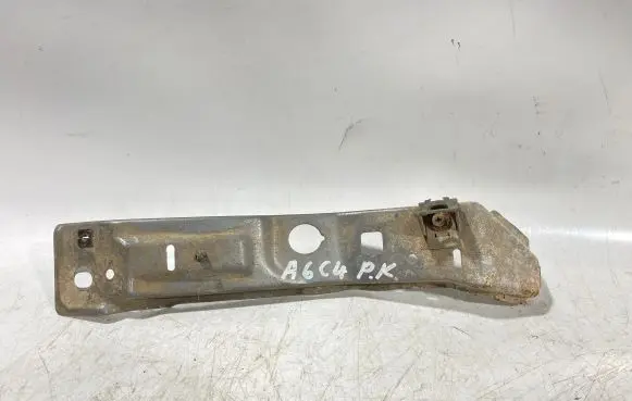 Audi A6 S6 C4 4A Radiator support slam panel bracket 
