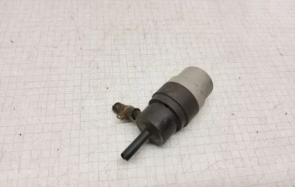 Audi 80 90 S2 B4 Windscreen/windshield washer pump 431955651