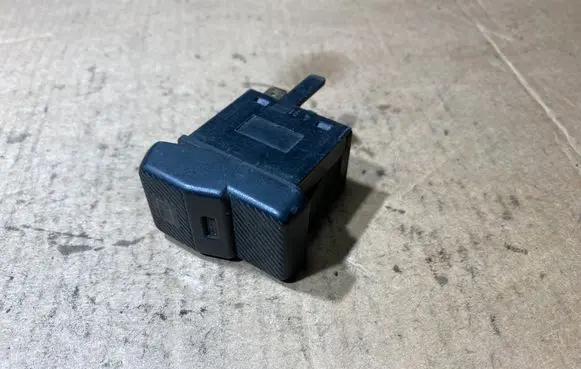 Volkswagen Transporter - Caravelle T4 Windscreen/window heater switch 701959621