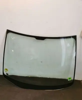 Toyota Avensis Verso Front windscreen/windshield window 