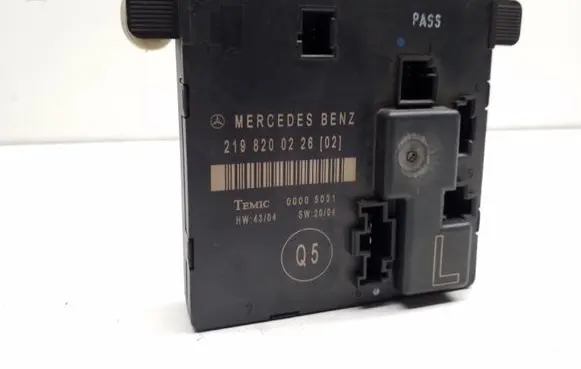 Mercedes-Benz CLS C219 Door control unit/module a2198200226