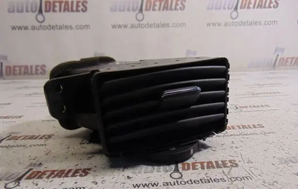 Toyota Corolla Verso AR10 Dash center air vent grill 5565064010