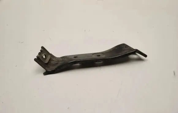 Mercedes-Benz A W176 Fender mounting bracket A1766280114
