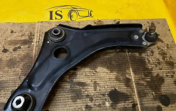 Renault Megane IV Front control arm D4440R