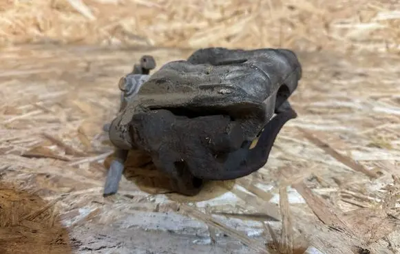 Opel Zafira A Rear brake caliper