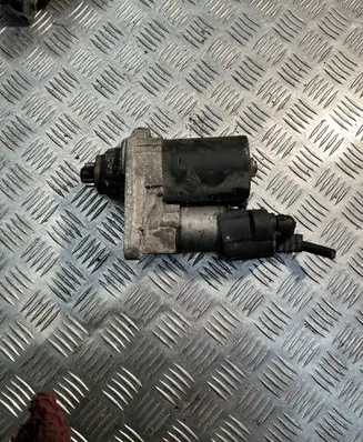 Volkswagen Golf V Starter motor 02T911023R