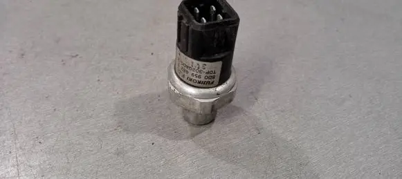 Volkswagen PASSAT B5.5 Air conditioning (A/C) pressure sensor 8D0959482B 3020ADG2
