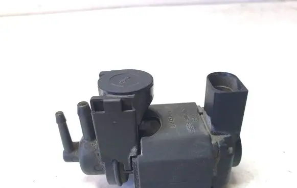 Audi A8 S8 D4 4H Turbo solenoid valve 059906629D
