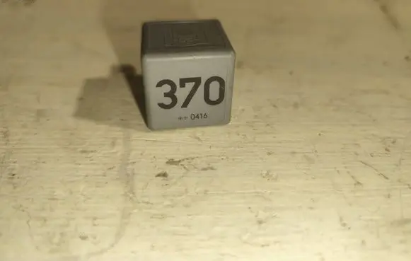 Audi A6 S6 C6 4F Other relay 8D0951253 123134520300