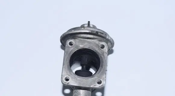 BMW 5 E39 EGR valve 7785452
