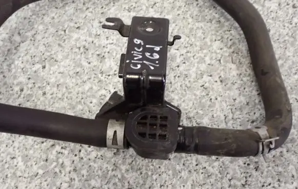 Honda Civic IX Coolant heater control valve 