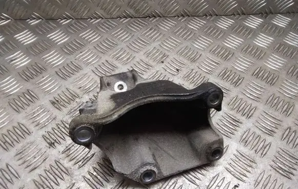 Audi A4 S4 B7 8E 8H Engine mounting bracket 8E0199308AK