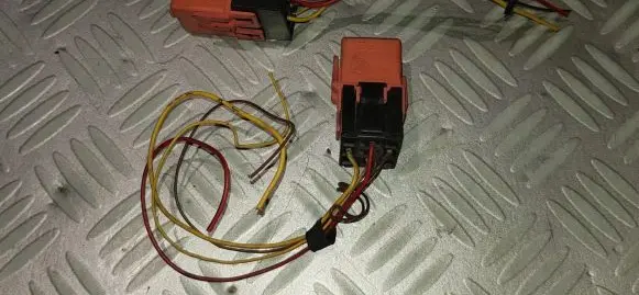 BMW 5 E60 E61 Other relay 1742690