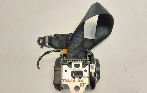 Porsche Taycan 9J1 Rear seatbelt