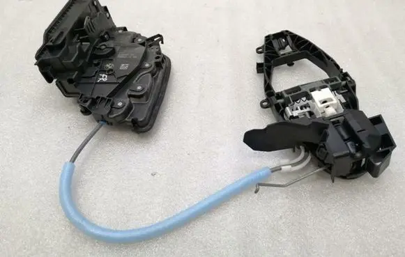 BMW X4 G02 Front door lock 9492100