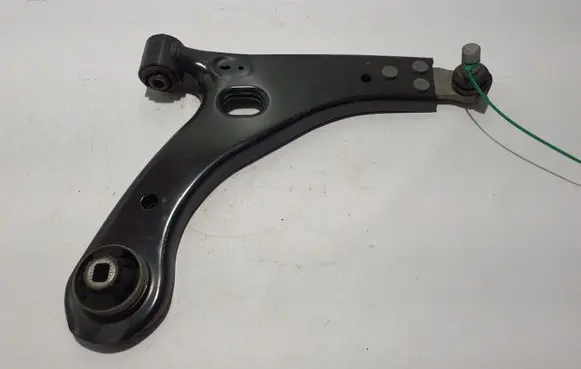 Volvo C40 Front lower control arm/wishbone 32346248