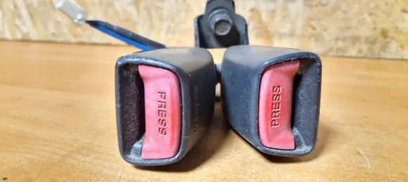 KIA Ceed Middle seatbelt buckle (rear) 08022513