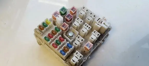 Toyota RAV 4 (XA20) Fuse box set