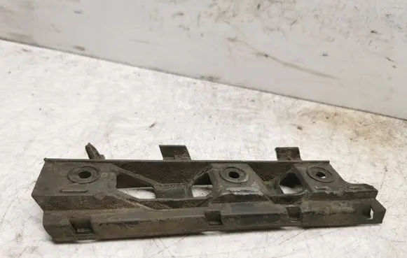 Volkswagen PASSAT B6 Front bumper mounting bracket 3C0807183