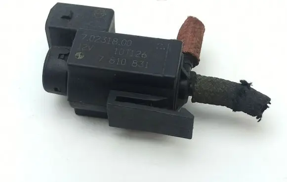 BMW X1 E84 Turbo solenoid valve 70231800 10T126 7810831